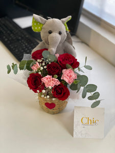 Peluche chico con canasta de flores