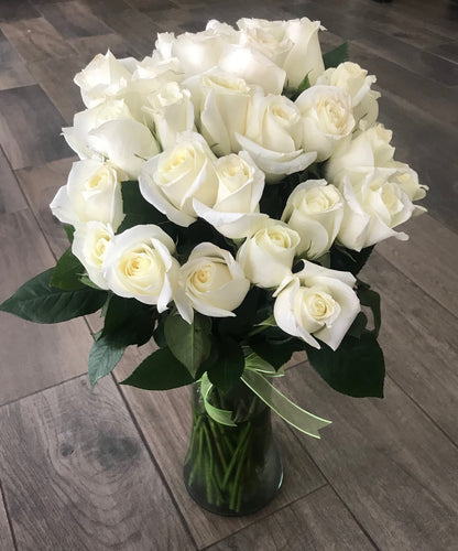 Rosas Blancas en florero